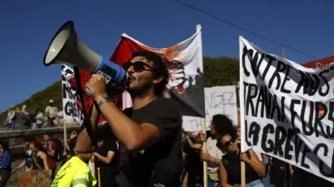 France-Wide Walkouts Begin Opposing Budget Reductions